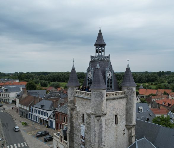 Beffroi de RUE extérieur – Vue drône